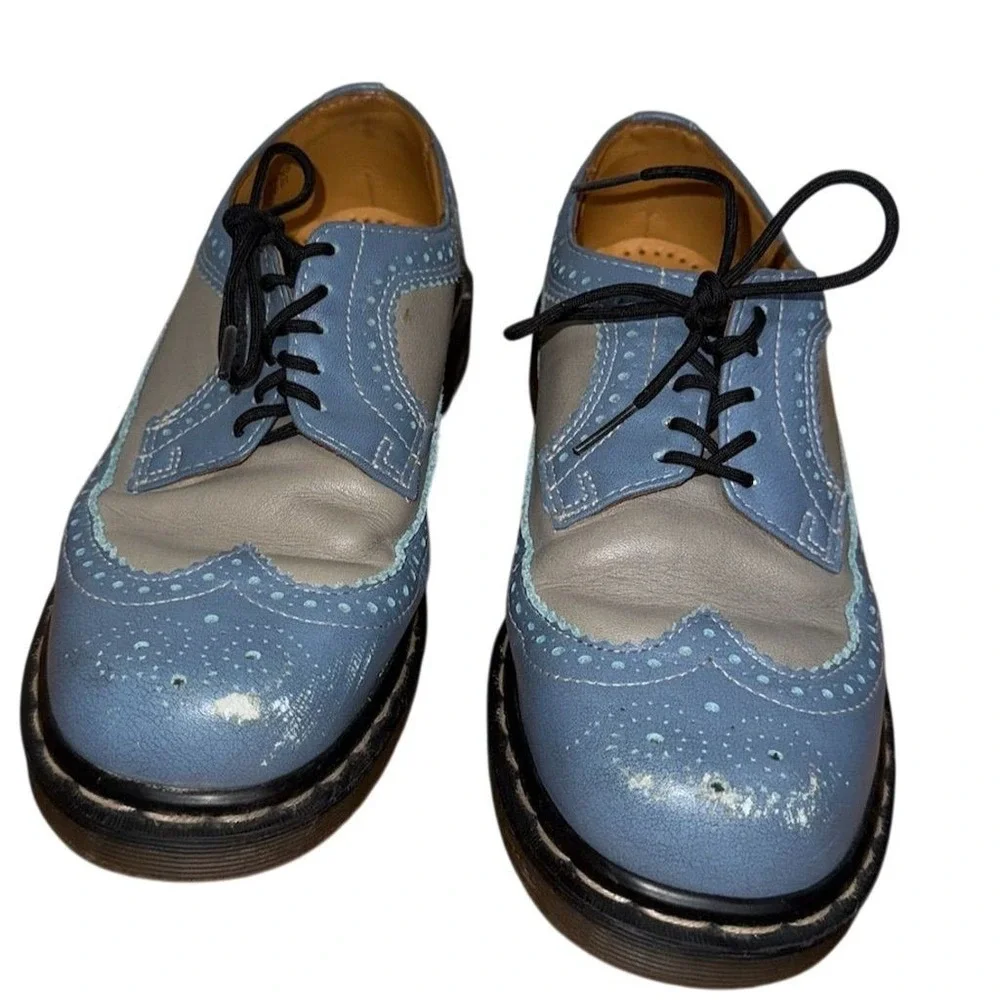 Dr. Martens scratches toes